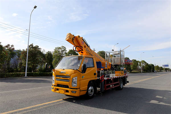 江鈴24米藍(lán)牌高空作業(yè)車